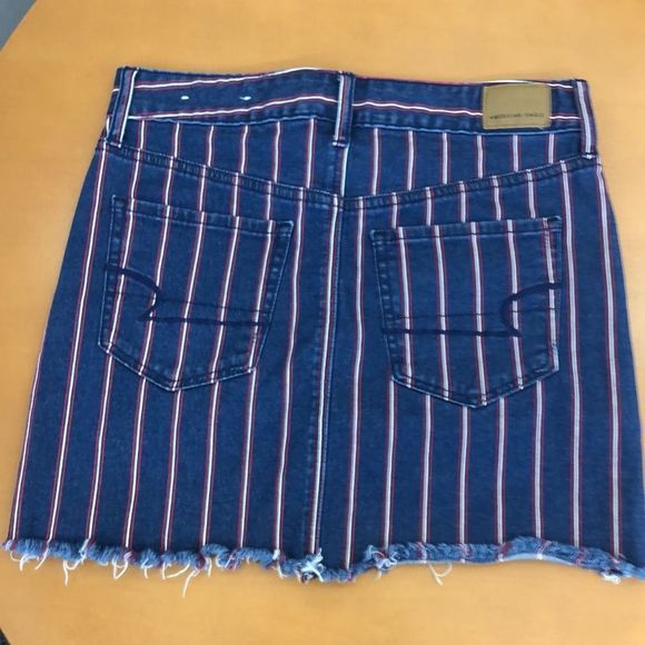 🔴 2 for $25 American Eagle HI Rise Striped Denim size 4 - Picture 7 of 8